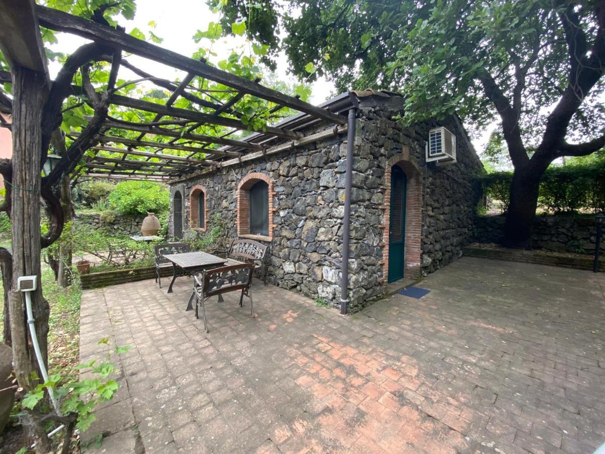 Bed&Breakfast Il Glicine Piedimonte Etneo Exterior foto