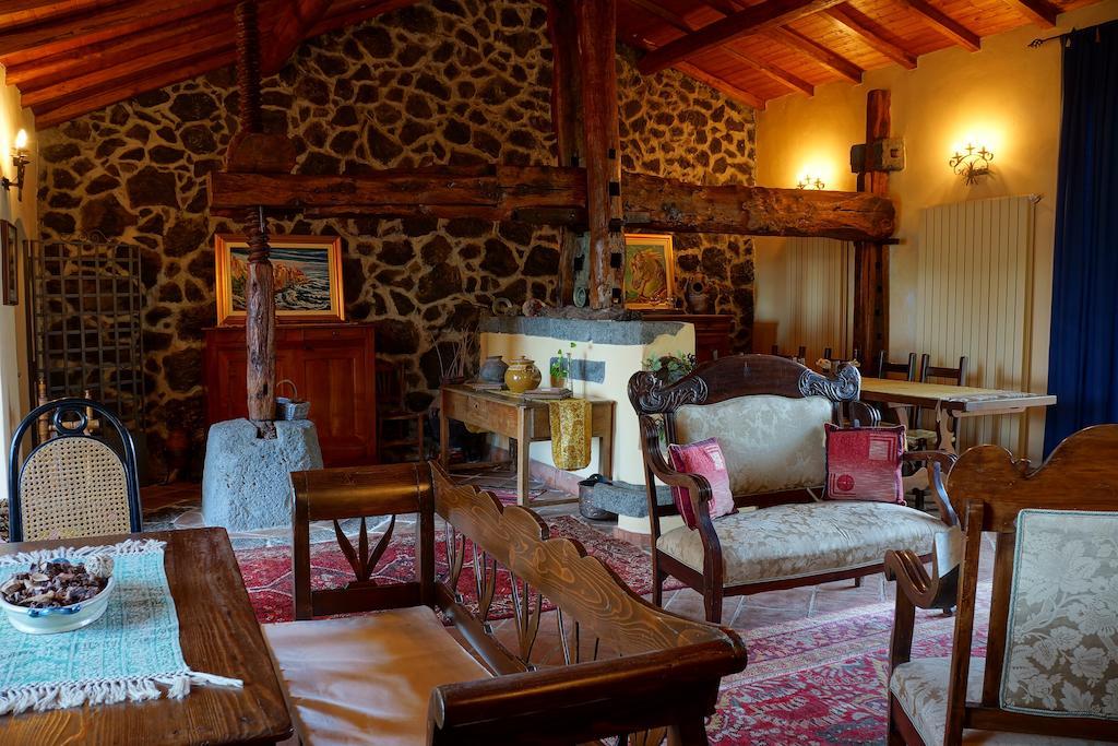 Bed&Breakfast Il Glicine Piedimonte Etneo Exterior foto